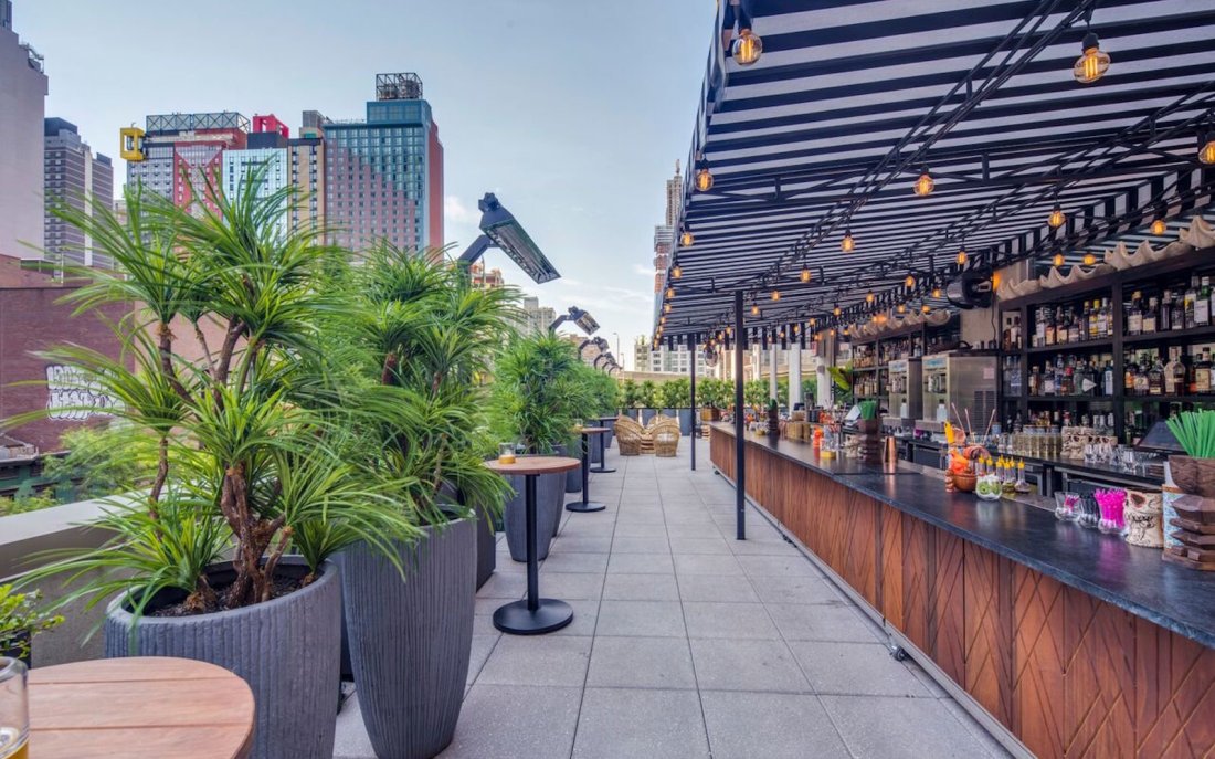 the-polynesian-rooftop-bar-nyc